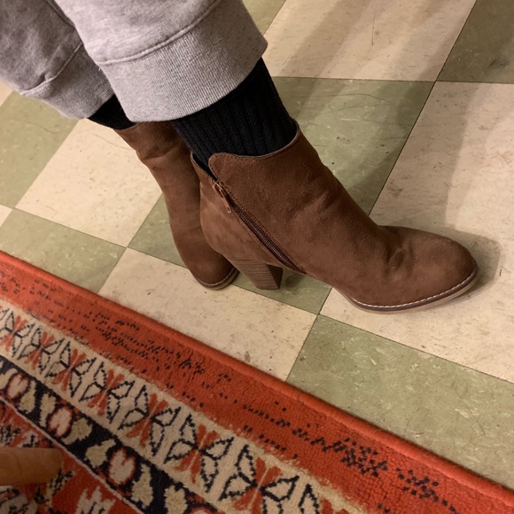 Brown suede ankle boot - Picture 3 of 6